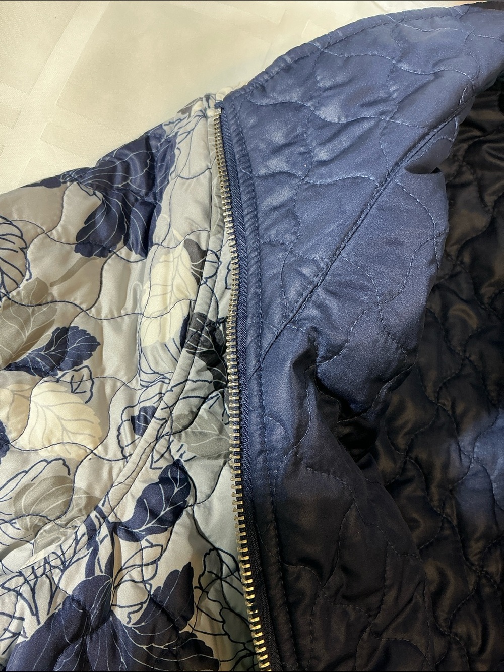 NWOT Chico’s Floral Print Navy Gray Light Puffer Reversible Jacket Sz 3 (XL/16) - Picture 8 of 12